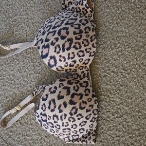 Victoria's Secret Incredible Bra